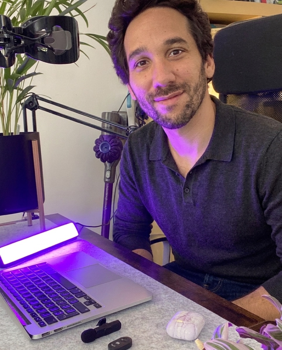Ismaël, dans son studio